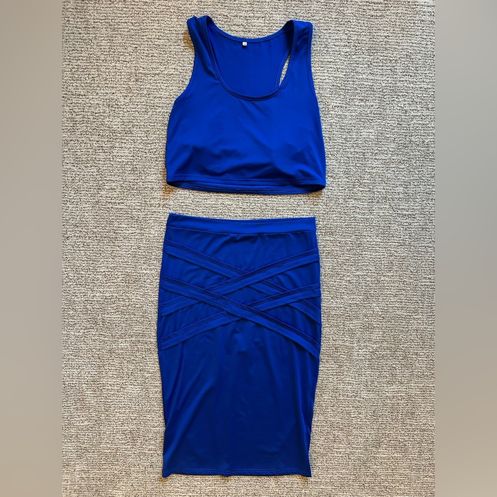 Crop Top and Skirt Two-Piece Matching Set